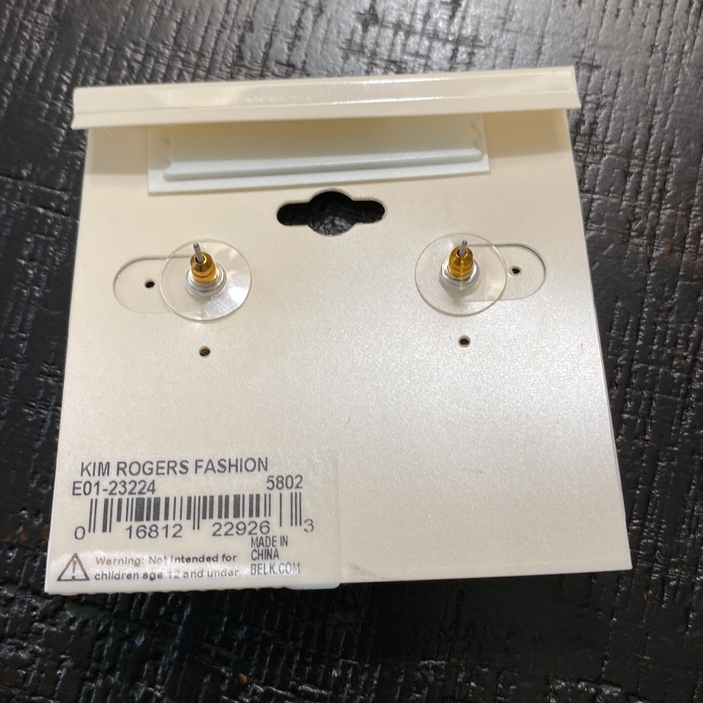 NWT! Kim Rogers Faux Pearl Gold Tone Earrings! - Picture 3 of 3